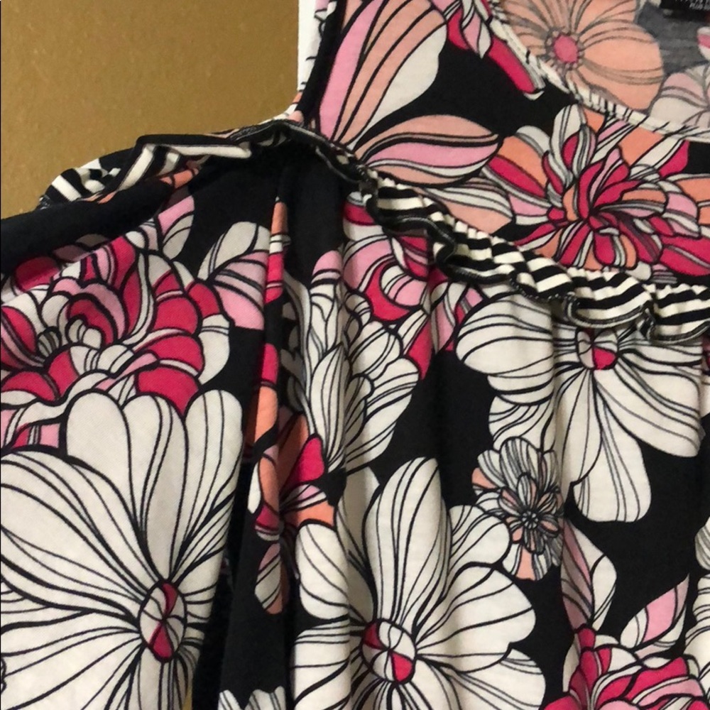 Plus Size Blouse - Picture 2 of 3
